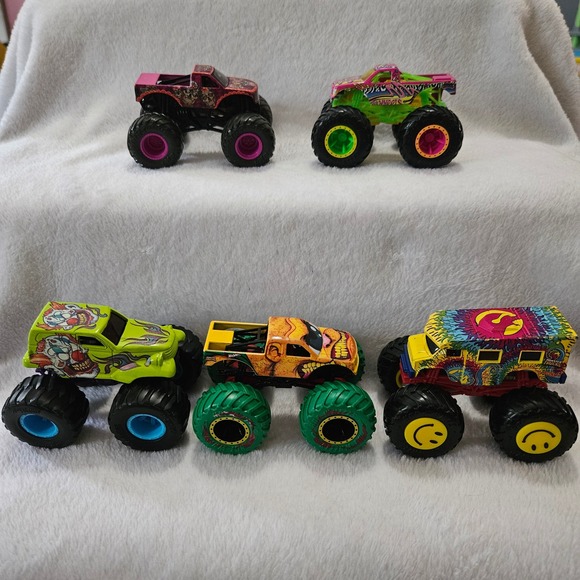 Hot Wheels Monster Trucks Lot of 5 Brightly Colored Diecast Vehicles Toy Trucks - Picture 1 of 16